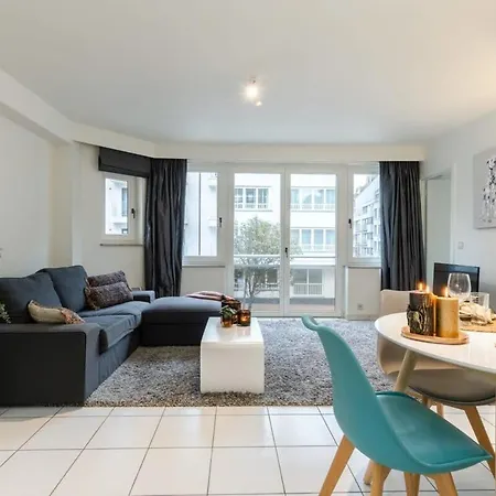 Huswell - Charming Nearby The