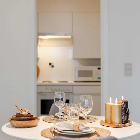 Huswell - Charming Nearby The Apartment *